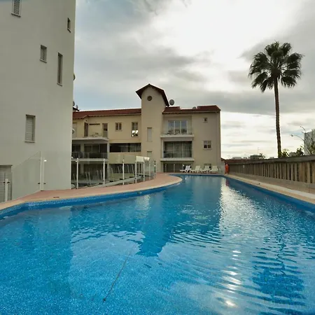 City Center Pool View Apartment *